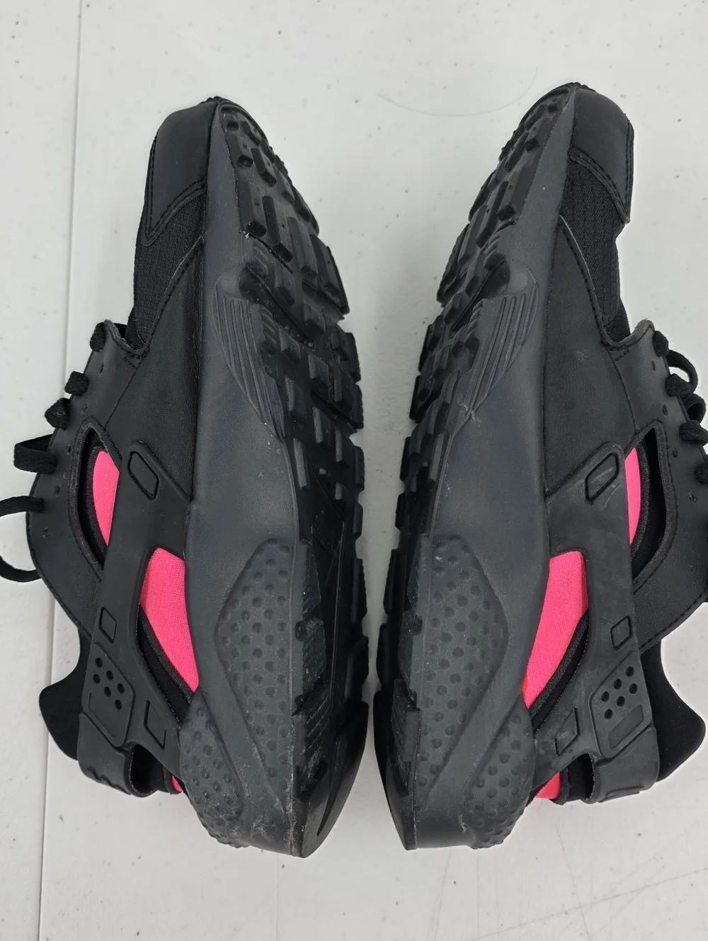 Nike‎ Air Huarache Run Premium Size 6.5 Youth 8 Women's Black Pink 654275-037.